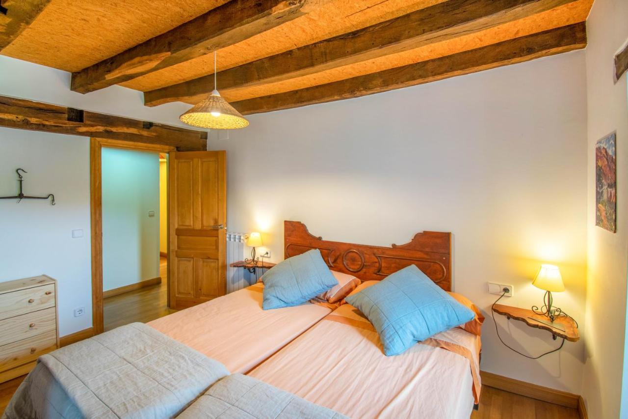 Casa Monaut, Acogedores Apartamentos A Los Pies De La Selva De Irati Saragueta エクステリア 写真
